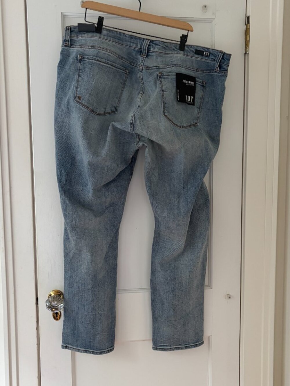 Kut from the Kloth Catherine Boyfriend Jeans Size 20W Distressed NWT - Picture 3 of 8